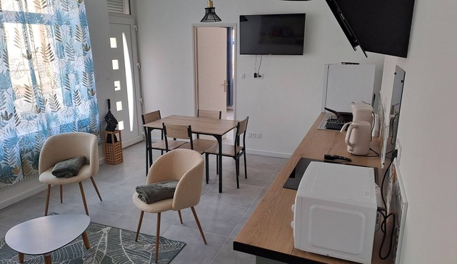 5 minutes walk from the beach of blériot-plage! ground floor apartment.