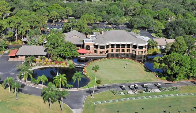 5 minutes walk to the golf club. Newly renovated, non-smoking, 2nd floor condo.
