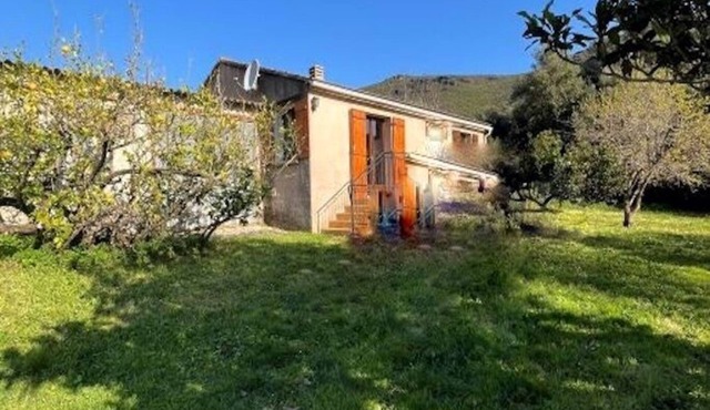 5 mn drive from the sea CAP CORSICA in SISCO house with garden, private parking