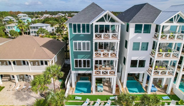 "5 O`Clock Somewhere" Luxury Beachfront + Private Pool