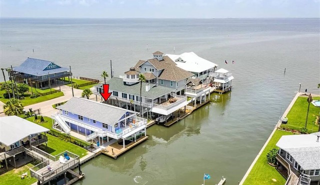 5 O'clock Somewhere - 4 bed 3 bath - Sea Isle West End Galveston Bay
