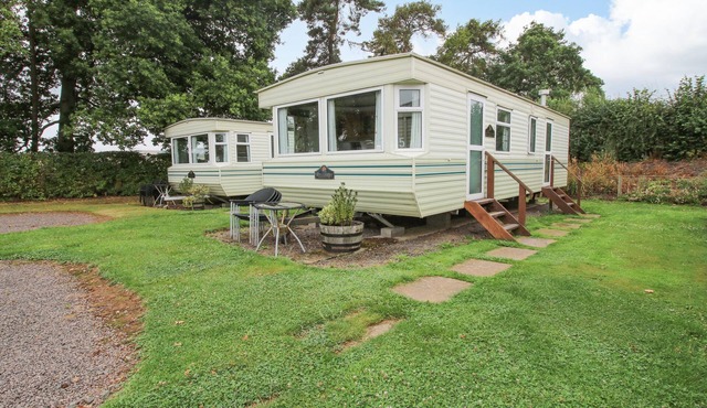 5 OLD ORCHARD, pet friendly, with a garden in Much Wenlock