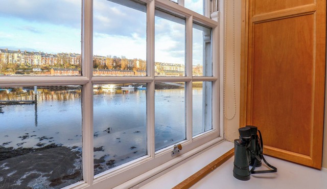 5 OLD SAIL LOFT, family friendly, country holiday cottage in Whitby