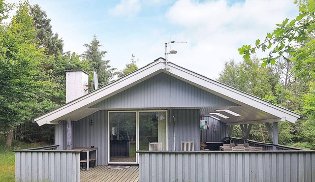 5 person holiday home in Ålbæk