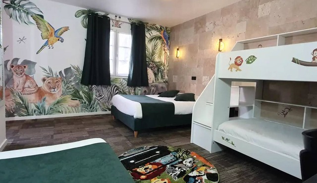 5-person Safari room