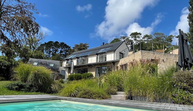 5★ Property with Panoramic Sea View in Morgat – Pool, Spa & Walk to Beach