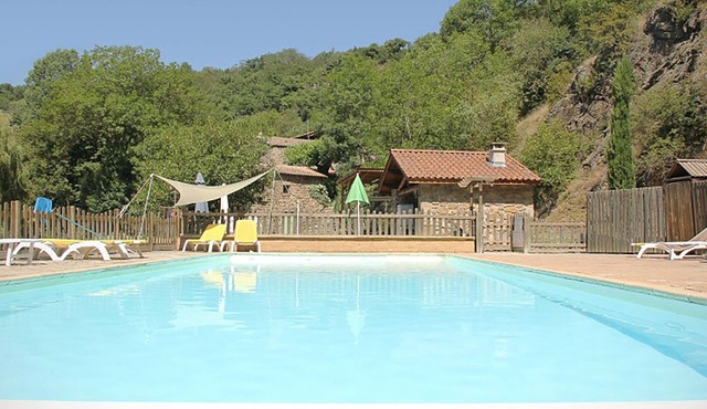 5 riverfront chalets with swimming pool