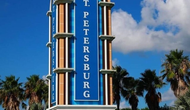 5-Room Apt. Pool & Gardens , Near Downtown-monthly only