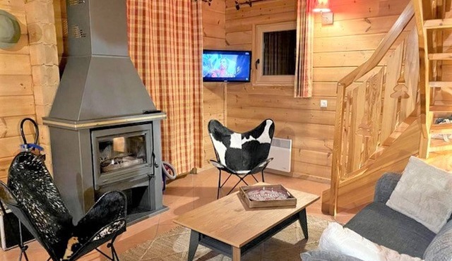 5-room chalet with terrace and parking