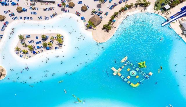 5 Room TampaGolfVillas by AmericanVacationliving