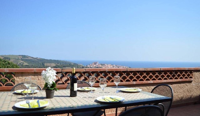 5-room villa, 3 bedrooms with garden, air conditioning, wifi, pets allowed
