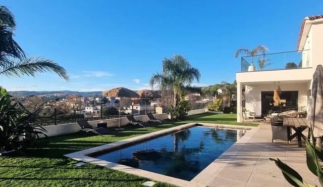 5-room villa with pool for 8 people - Prestige