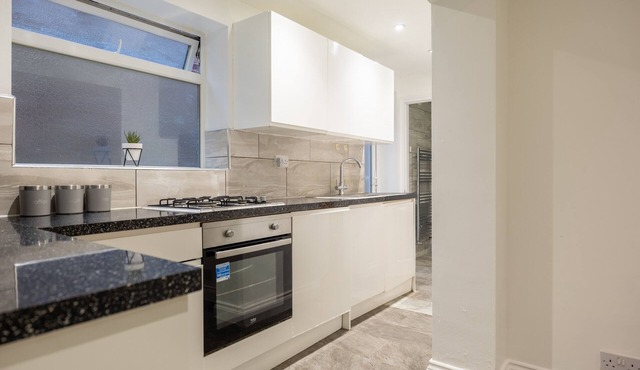 5 Spacious Bedroom Orchard Haven