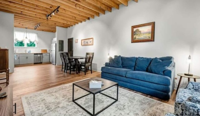 5-Star 2BR: Clean, Comfy, SuperHost Hospitality