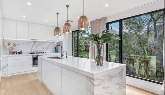 5 Star 3 Bedroom House close to Merewether Beach