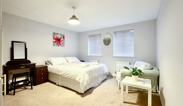 5 star 4 bedroom home in quaint village