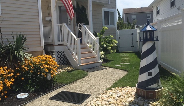 5 Star AMAZING Perfect Beach Retreat just for you. Cozy, Clean, Comfortable