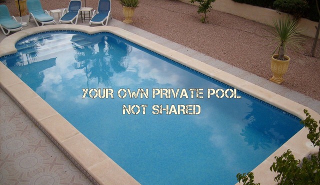 5 Star, Benferri, 50 Mb WiFi, Air Con, Sky TV, Netflix. Your Own Private Pool.