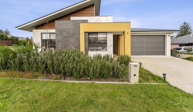 5 Star category Beach House. Modern with Luxury.