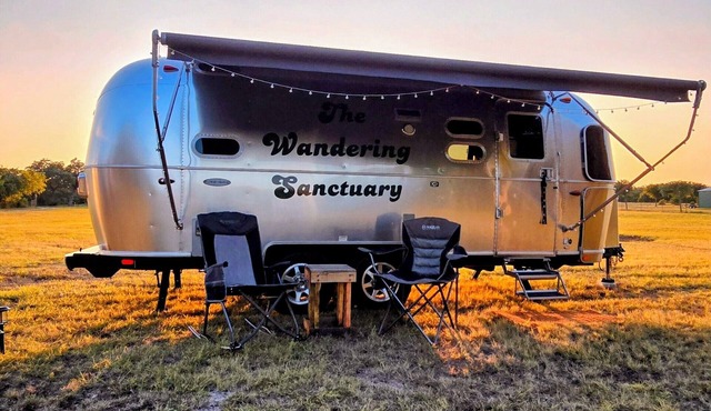5-Star Comfort Under 5 Billion Stars-Hill Country Escape