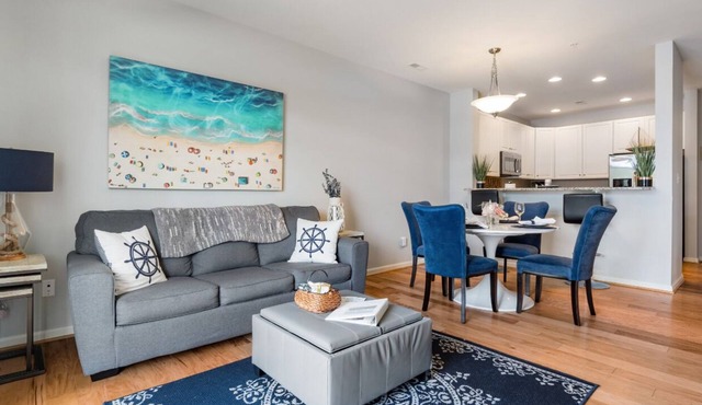 5 Star Condo w/Several Amenities, Pool, & Sonos,-Premier Host!