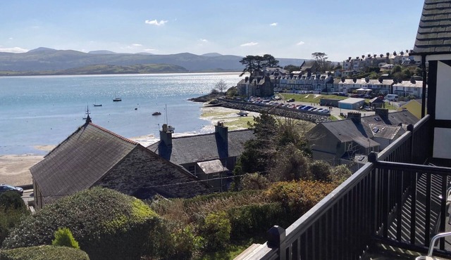 5 Star Cottages (Sleeps 16), Amazing Sea & Mountain Views