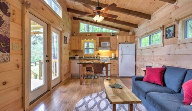 5 Star Cozy Cabin on Retreat-like Farm nr TIEC/Wineries