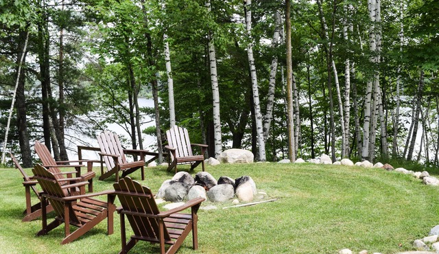 5-Star Custom Home On Scenic Lake Near Mille Lacs. Pontoon boat included!