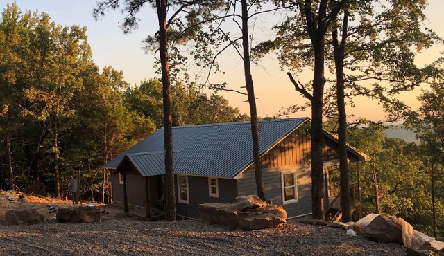 5 STAR Gorgeous Mountaintop Cottage WINTER DISCOUNT