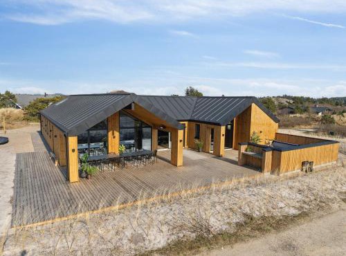 5 star holiday home in Henne Beach