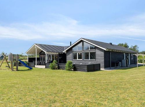 5 star holiday home in Ålbæk