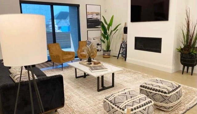 5-Star Hotel Inspired Home - Gym & Sauna + Arcades - Maintenance Free Living