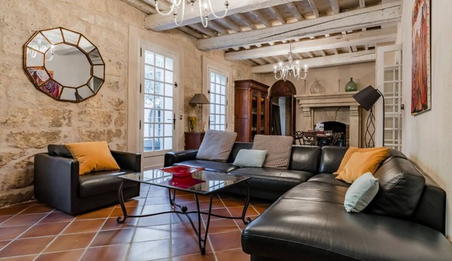 5-star House with garden and heated swimming pool - city center - aircon