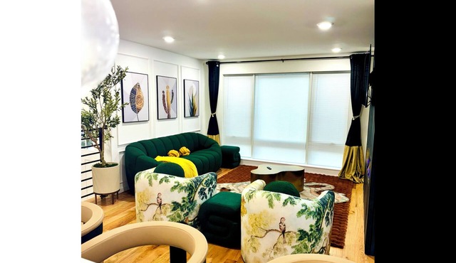 5 Star Luxurious 3 Bedroom Duplex Unit, Sleeps 8 people and 2 and half bath