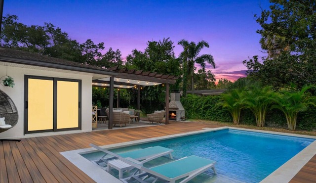 5 Star Luxury Getaway Heated Pool & Outdoor Fireplace