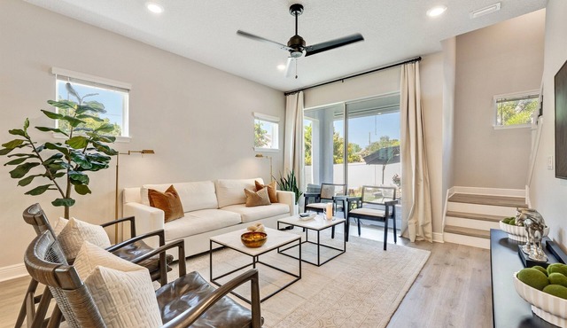 5 star Luxury-NEW built GEM in Prime SOHO/HydePark