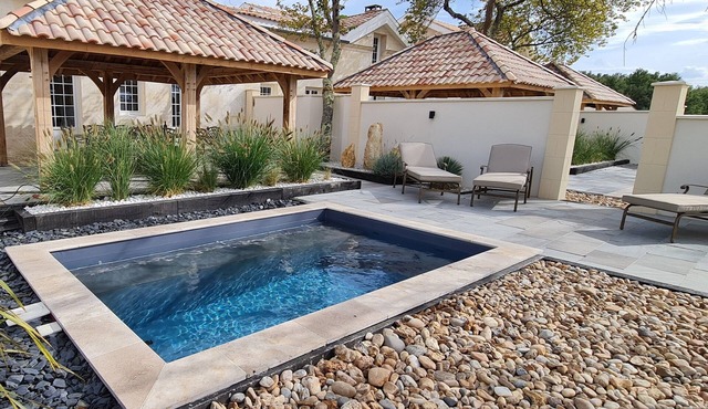 5 star Luxury stone cottage with own private heated pool