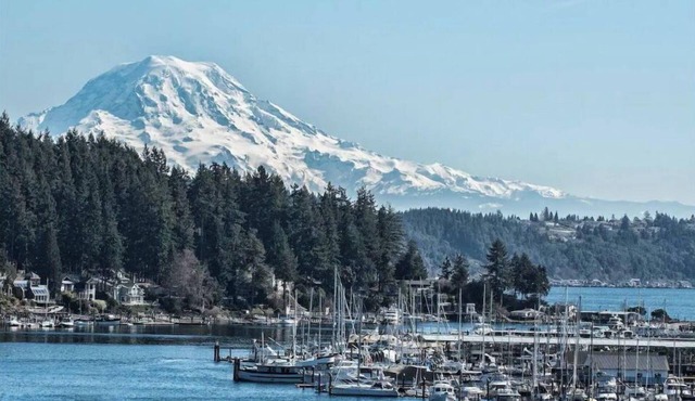 5 STAR Modern Bungalow in the heart of Downtown