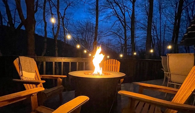 5-star mountain cabin with pool & hiking - close to all area sights