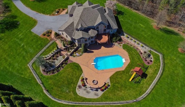 5 Star Mountain Home Pool, Hot Tub, Arcade, Movie