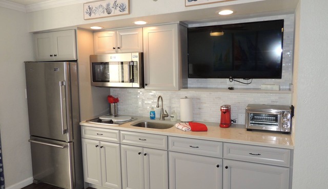 5-Star, REMODELED UNIT! Low Floor! NO Resort or Parking Fees!