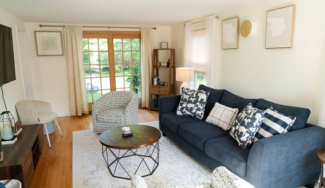 5-star Renovated 3BR 𝓱𝓸𝓶𝓮/w Backyard Deck near SU/SUNY-ESF/Hospitals