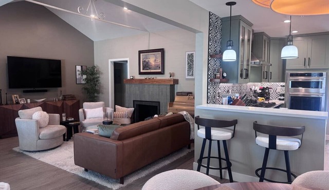 5 Star Retreat - Cozy & contemporary getaway in Studio City - Guests Love!
