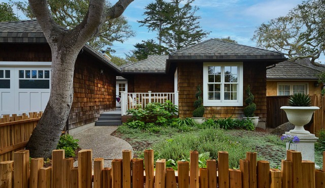 5 STAR Reviews In Carmel-by-the-Sea Walk to Town&Beach 4 Decks OPEN Ap 27-May 27