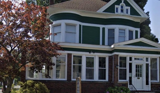 5 Star Victorian Mansion Downtown Erie
