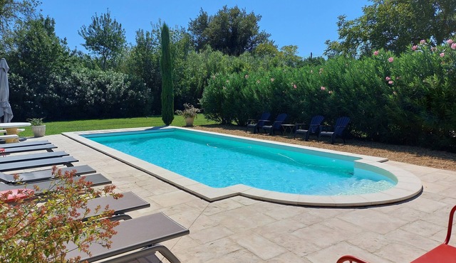 5-star villa, air-conditioned, quiet, view of the Alpilles, heated pool