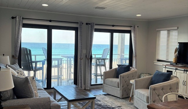5 STARS: One bedroom + bunks + 2 bath on Beach