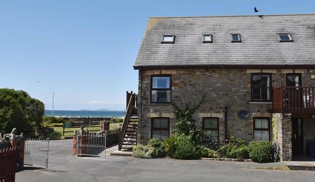 5 THE COACH HOUSE, family friendly in Broad Haven