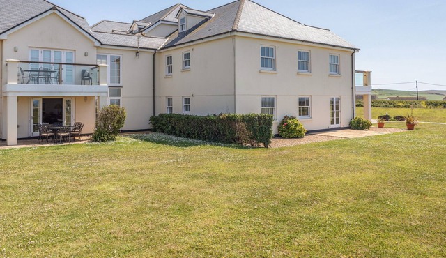 5 THURLESTONE BEACH, pet friendly, with a garden in Thurlestone