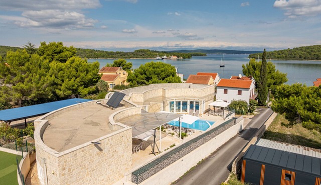 5* Unique luxury Villa Feriatum Lissa